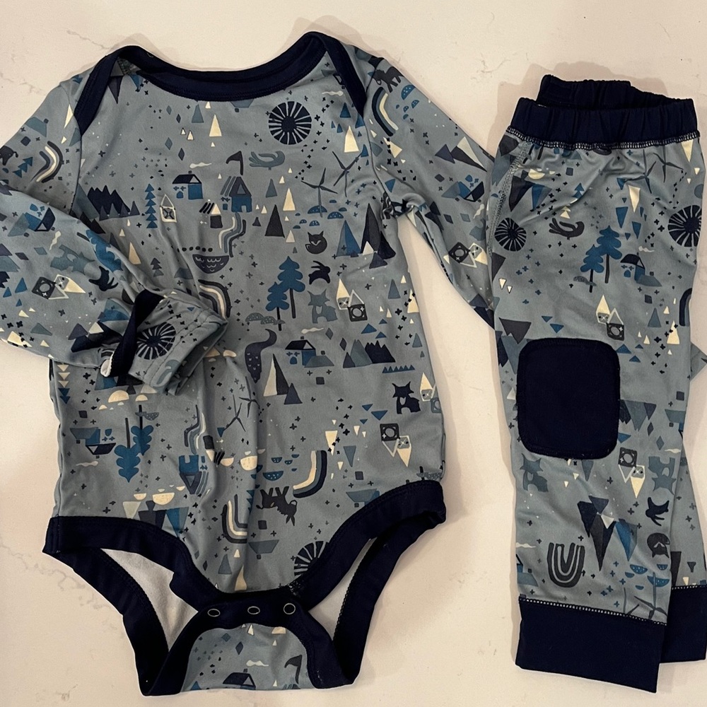 EUC Patagonia capilene baselayer 6-12 mo